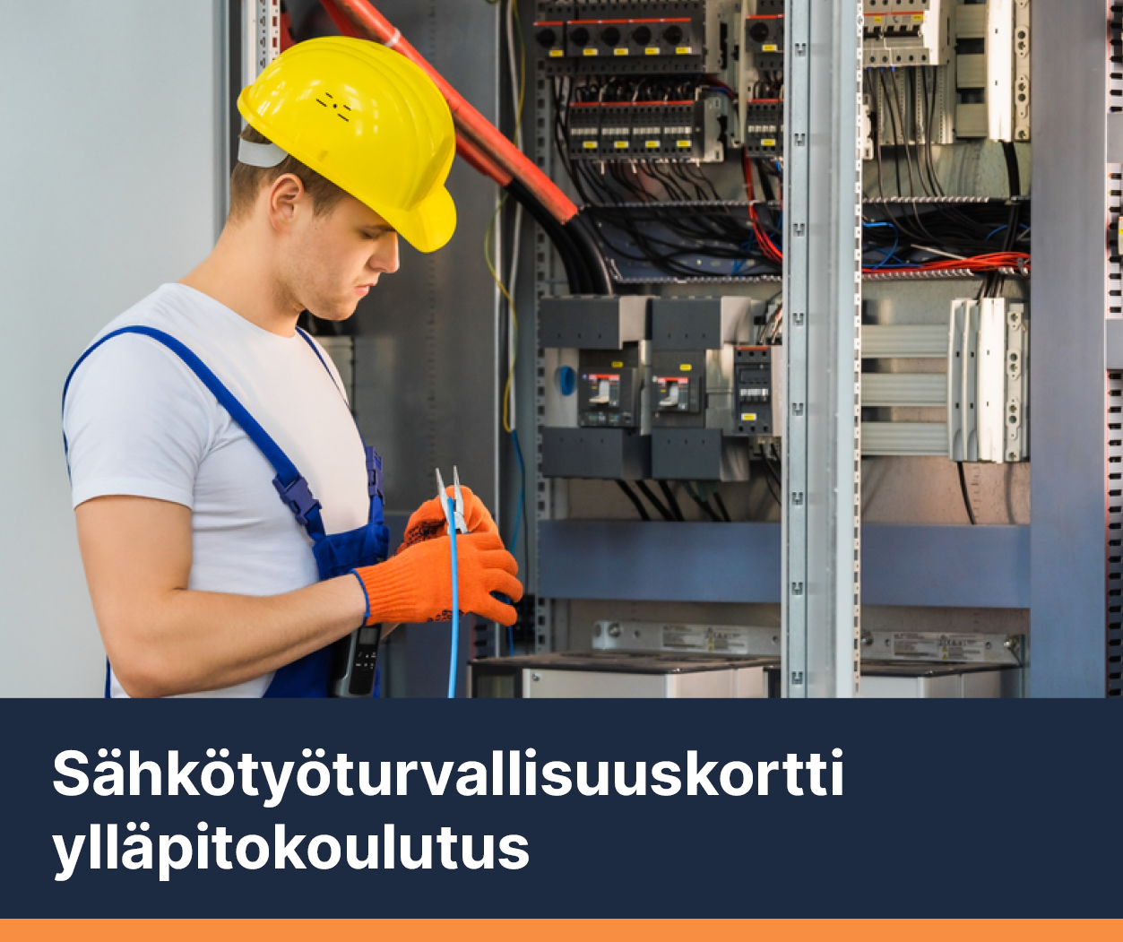Mies tekee sähköasennuksia